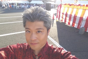 障がい者支援施設でのお祭りステージ