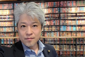 周南市立徳山駅前図書館を視察しました。