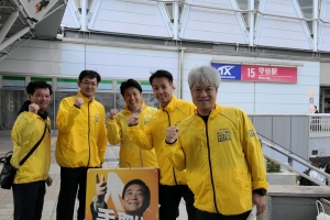 守谷駅にて駅頭活動を行いました。